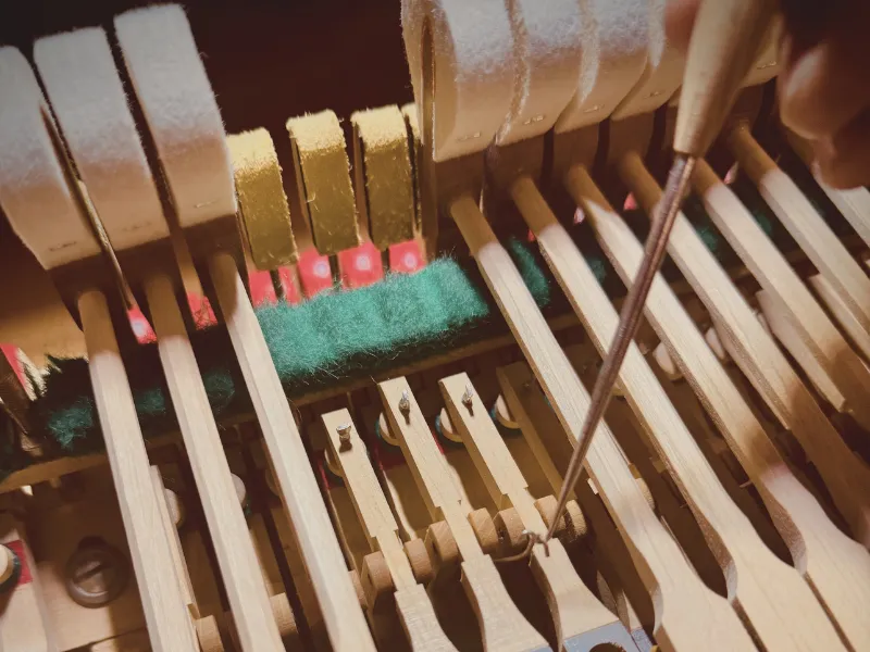 Piano mechanical condition assessment before restoration